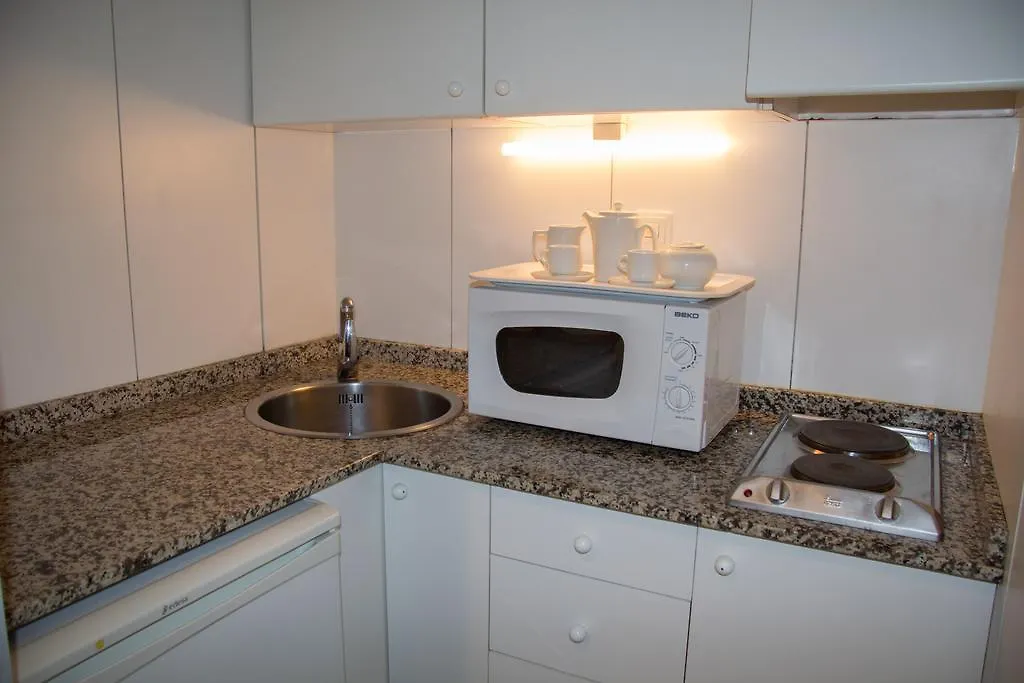 Apartamentos Descartes برشلونة