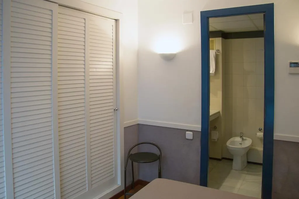 Apartamentos Descartes برشلونة 0*,