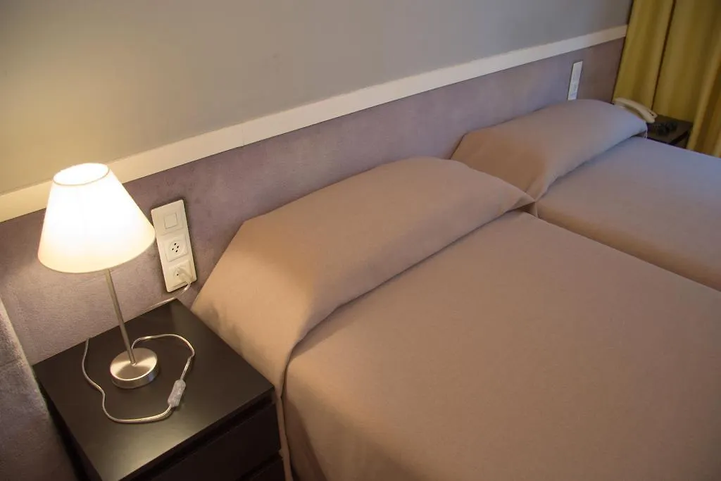 Apartamentos Descartes برشلونة إسبانيا