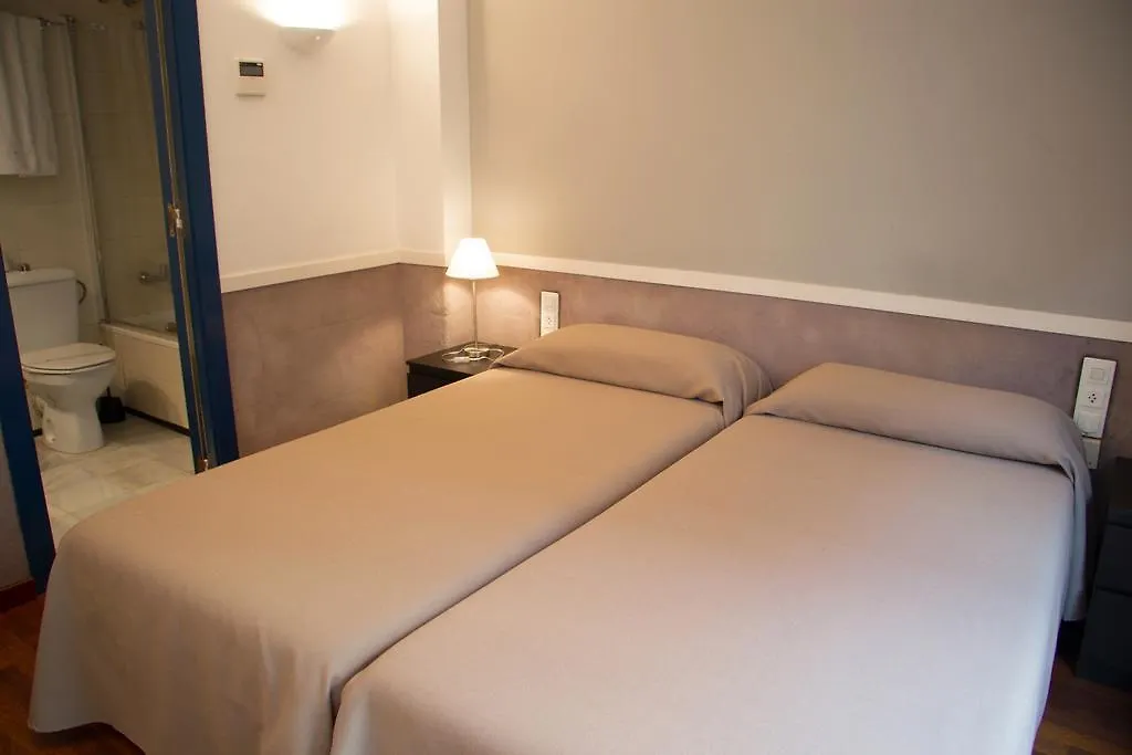 Apartamentos Descartes برشلونة إسبانيا
