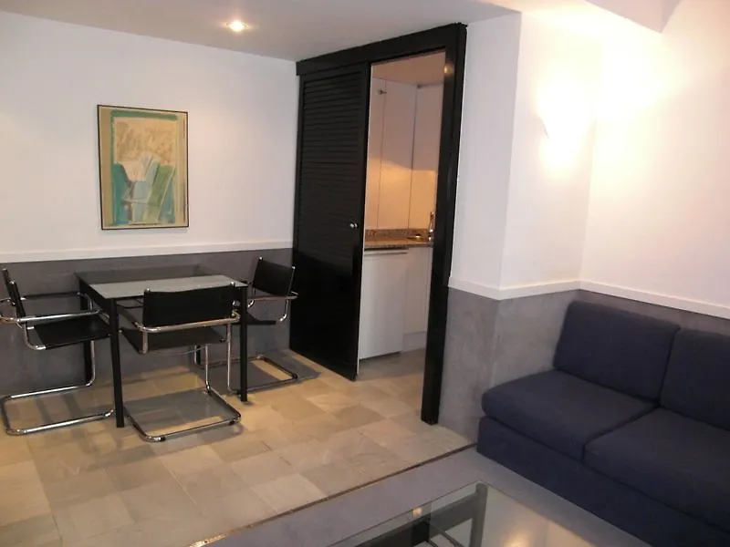 Apartamentos Descartes برشلونة شقة