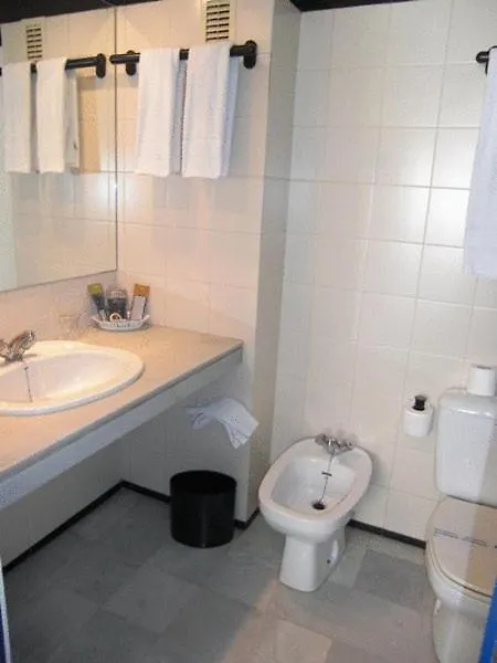 Apartamentos Descartes برشلونة شقة