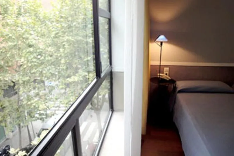 Apartamentos Descartes برشلونة