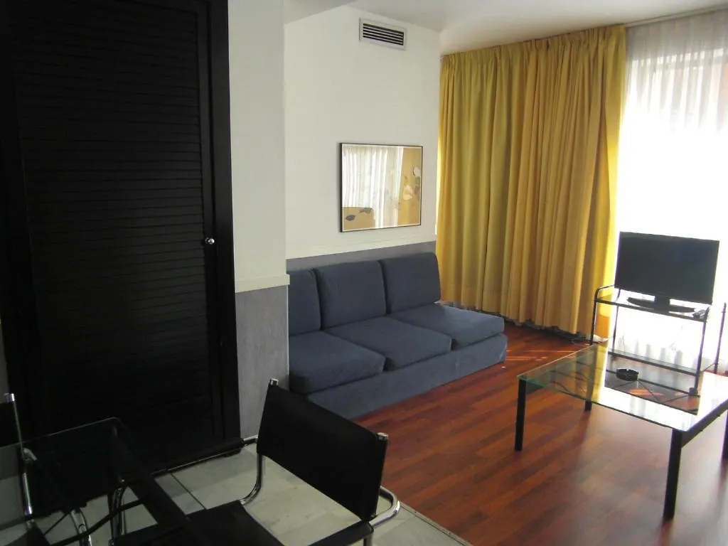 Apartamentos Descartes برشلونة