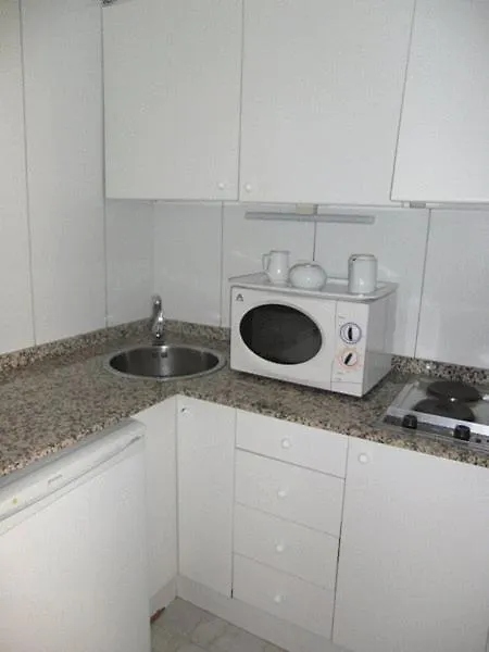 Apartamentos Descartes برشلونة إسبانيا