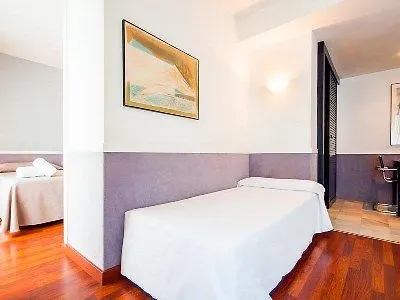Apartamentos Descartes برشلونة 0*,