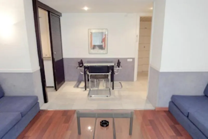Apartamentos Descartes برشلونة شقة