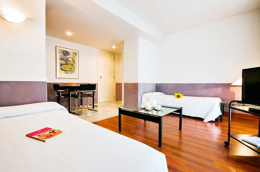 Apartamentos Descartes برشلونة
